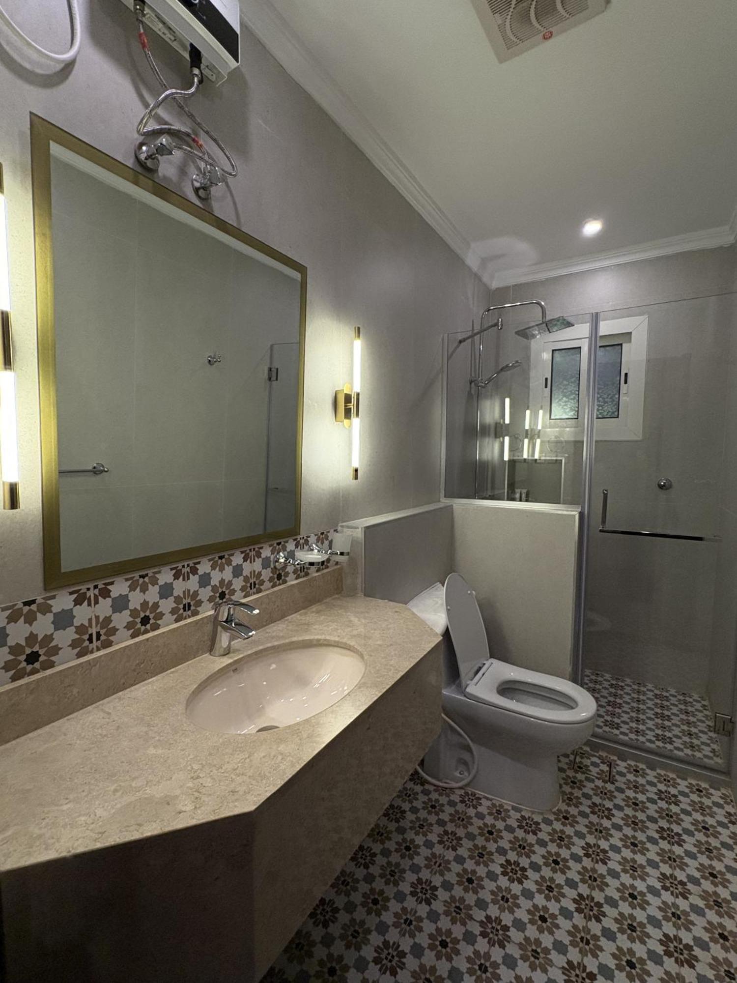 العز Apartment *