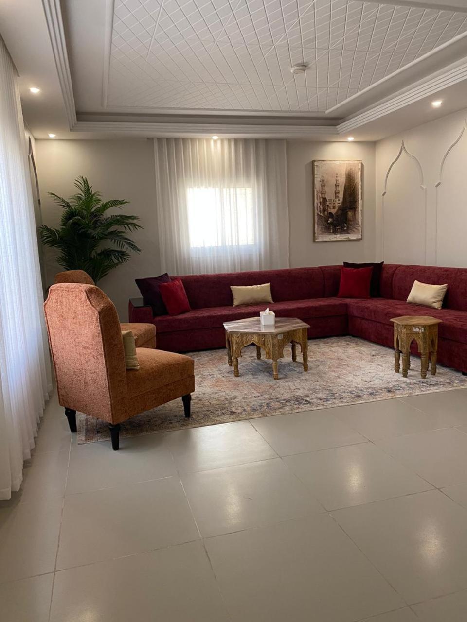 العز *